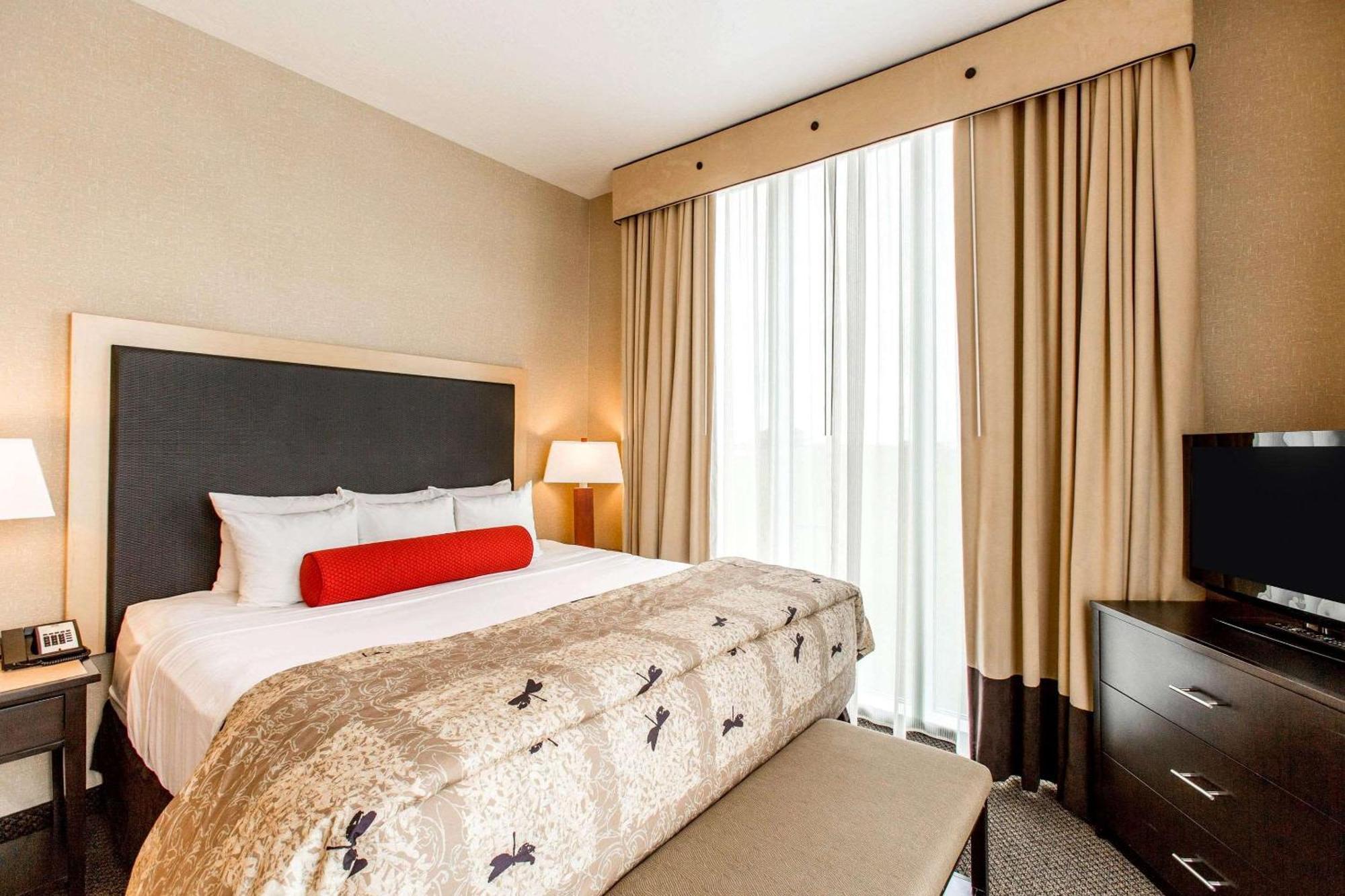 King Suite - Accessible/Non-Smoking,1622040825:JPEG